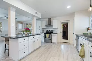 8302 E Kenyon Dr, Tucson, AZ 85710 - Photo 4