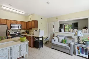 1810 E Blacklidge Dr, Tucson, AZ 85719 - Photo 8