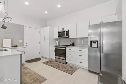 6480 N Green Briar Drive, Tucson, AZ 85718 - Photo 10