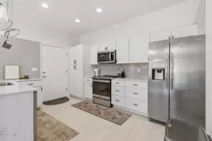 6480 N Green Briar Dr, Tucson, AZ 85718 - Photo 10