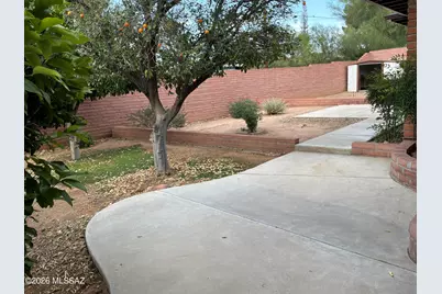 118 W Andrew Potter Street, Corona de Tucson, AZ 85641 - Photo 2