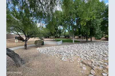 339 E Calle Garbillo, Green Valley, AZ 85614 - Photo 18