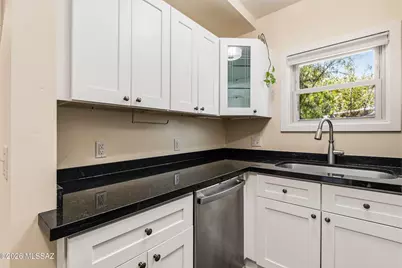 437 E Blacklidge Drive, Tucson, AZ 85705 - Photo 6