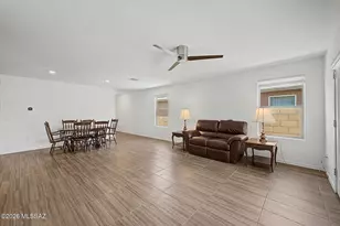 8675 E Seabury Ct, Tucson, AZ 85710 - Photo 8