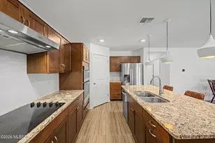 8675 E Seabury Ct, Tucson, AZ 85710 - Photo 4