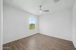 8675 E Seabury Ct, Tucson, AZ 85710 - Photo 12