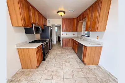 6611 E Julia Street, Tucson, AZ 85710 - Photo 2