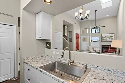 7620 E Callisto Circle #212, Tucson, AZ 85715 - Photo 2