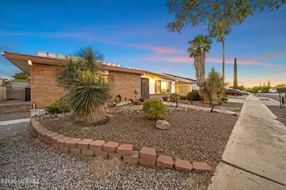 8540 E Bellevue Place, Tucson, AZ 85715 - Photo 2