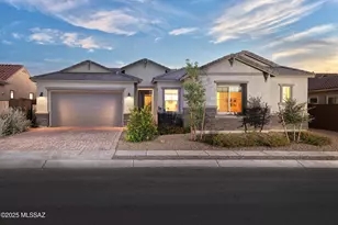 2567 W Plateau Rdg Dr, Oro Valley, AZ 85742 - Photo 1