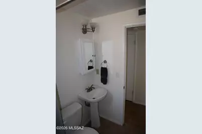 2525 N Alvernon Way #UNIT F2, Tucson, AZ 85712 - Photo 6