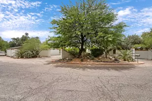 220 S El Volador St, Tucson, AZ 85711 - Photo 50