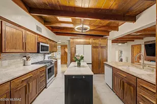 5865 N Escondido Ln, Tucson, AZ 85704 - Photo 14