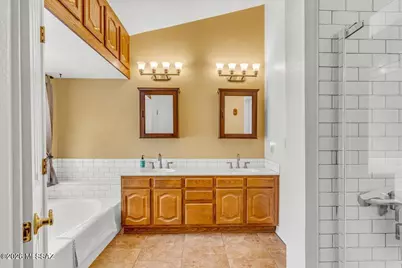 1702 W Sunridge Drive, Tucson, AZ 85704 - Photo 28