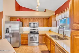 1702 W Sunridge Dr, Tucson, AZ 85704 - Photo 14