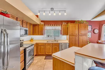 1702 W Sunridge Drive, Tucson, AZ 85704 - Photo 12