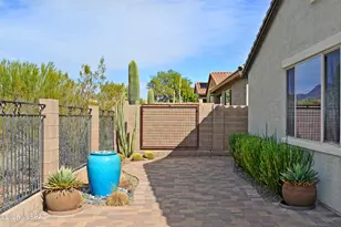 12111 N Golden Mirror Dr, Marana, AZ 85658 - Photo 6
