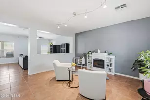 887 W Vuelta Granadina, Sahuarita, AZ 85629 - Photo 1