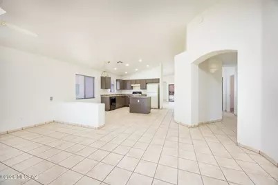 8684 N Sayante Way, Tucson, AZ 85743 - Photo 6