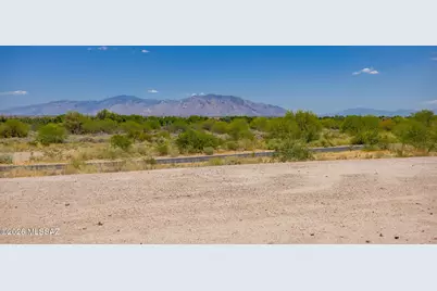 8684 N Sayante Way, Tucson, AZ 85743 - Photo 18