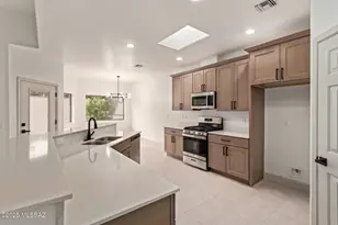 1374 W Blooming Desert Way, Oro Valley, AZ 85737 - Photo 8