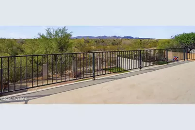5758 W King Snake Drive, Tucson, AZ 85742 - Photo 2