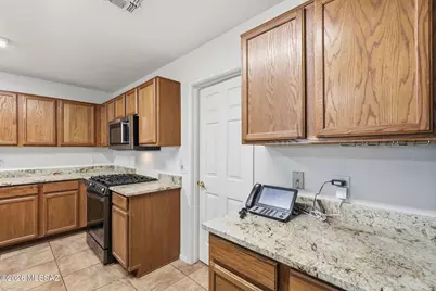 5758 W King Snake Drive, Tucson, AZ 85742 - Photo 18
