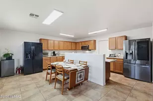 5758 W King Snake Dr, Tucson, AZ 85742 - Photo 12
