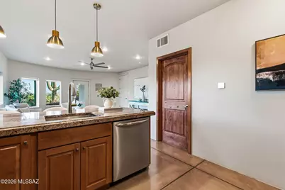 702 W Cresta Loma Drive, Tucson, AZ 85704 - Photo 34