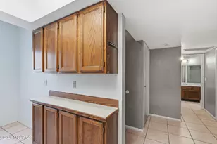 2522 N Ironwood Ridge Dr, Tucson, AZ 85745 - Photo 10