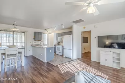 3732 S Paseo De Los Nardos, Green Valley, AZ 85614 - Photo 10