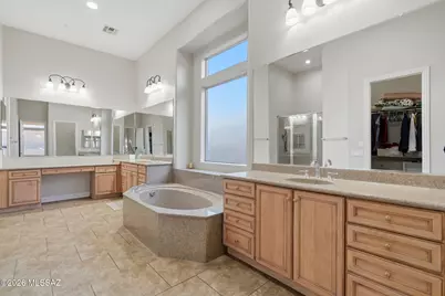1220 W Calabria Court, Oro Valley, AZ 85755 - Photo 38