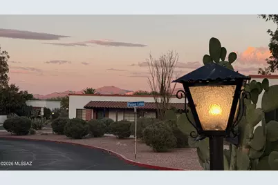 468 S Paseo Lobo #C, Green Valley, AZ 85614 - Photo 2