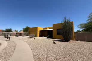 8050 W Crowned Eagle Ct, Tucson, AZ 85757 - Photo 2