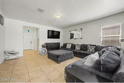 11252 W Artifact Quarry Drive, Marana, AZ 85658 - Photo 6