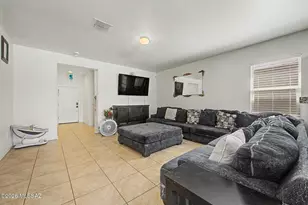 11252 W Artifact Quarry Dr, Marana, AZ 85658 - Photo 6