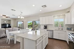 11911 N Prospect Point Pl, Oro Valley, AZ 85737 - Photo 6