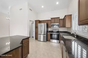 763 N Skywalker Pl, Green Valley, AZ 85614 - Photo 12