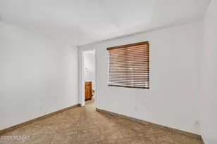 3895 S Queen Palm Dr, Tucson, AZ 85730 - Photo 10