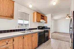 7983 N Team Roper Rd, Tucson, AZ 85743 - Photo 8