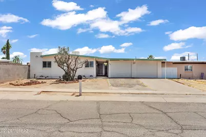 7540 E Poinciana Drive, Tucson, AZ 85730 - Photo 1