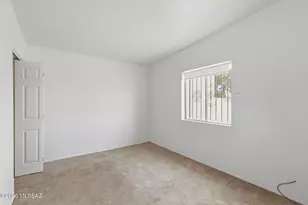 1105 E Garden Loop, Tucson, AZ 85706 - Photo 10