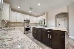 9769 N Hebden Way, Marana, AZ 85653 - Photo 4