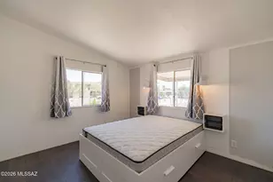 2424 S Cottonwood Ln, Tucson, AZ 85713 - Photo 14