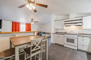 2424 S Cottonwood Ln, Tucson, AZ 85713 - Photo 8