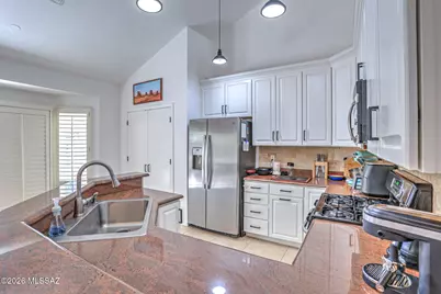 9344 N Eaglestone Loop, Tucson, AZ 85742 - Photo 32