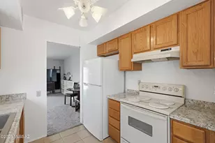 1376 S Desert Meadows Cir, Green Valley, AZ 85614 - Photo 10