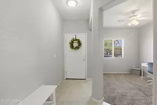 125 E Calle Vivaz, Green Valley, AZ 85614 - Photo 4