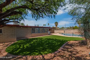 9460 E Pikes Peak Dr, Tucson, AZ 85710 - Photo 32