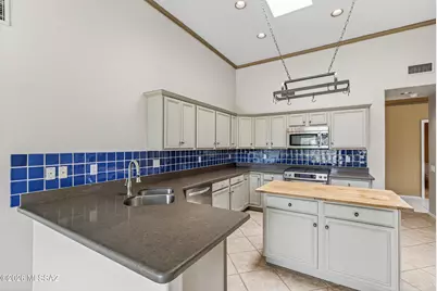10142 N Bighorn Butte Drive, Tucson, AZ 85737 - Photo 10